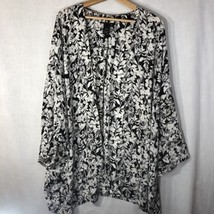 Lane Bryant Size 26/28 Black w White Grey Flowers Open Front Dolman Top Shirt - $24.74