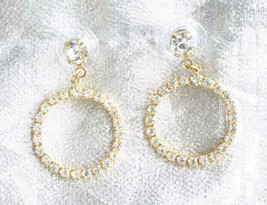 Prong-set Crystal Rhinestone Gold-tone Hoop Pierced Earrings 1990s vint. 1 1/2&quot; - £9.80 GBP