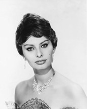 Sophia Loren Studio Shot 16X20 Canvas Giclee - £55.81 GBP