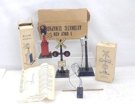 Marx Trains 439, 423 &amp; 404A O Gauge Train Signals With Boxes - $44.54