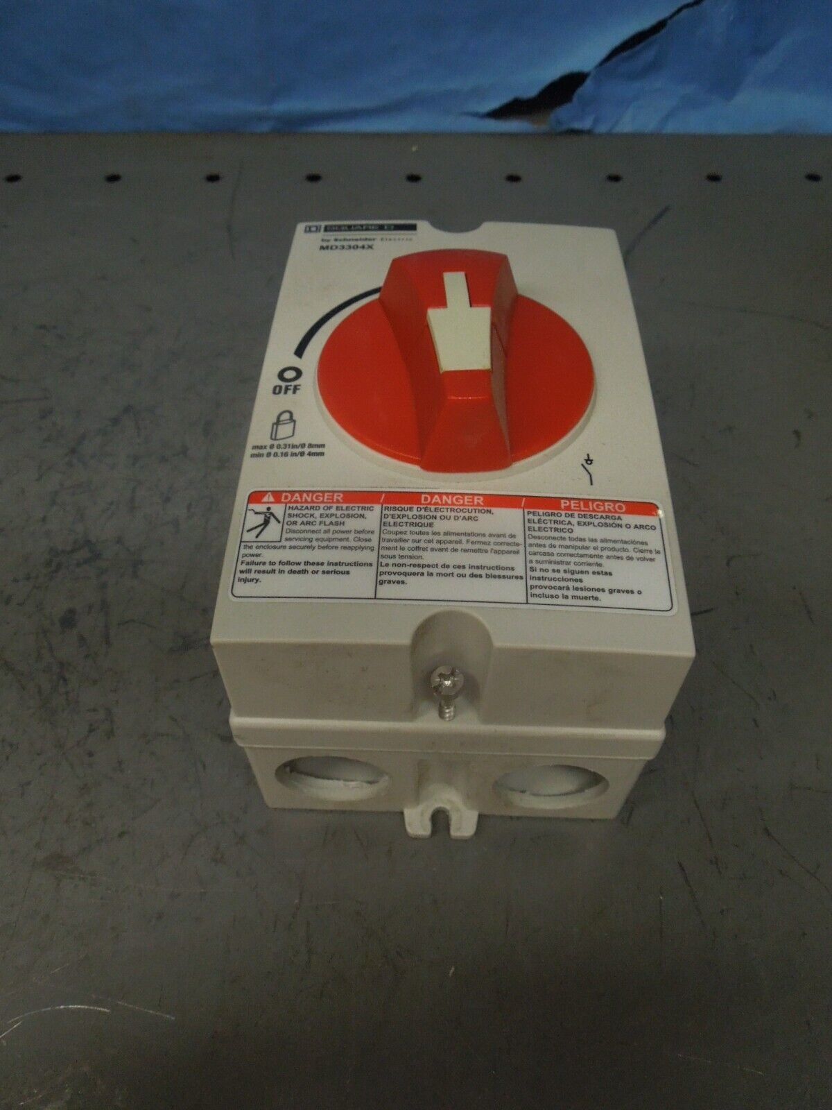 Square D MD3304X 30A 3p 600V AC Enclosed Manual Motor Disconnect Used - $75.00