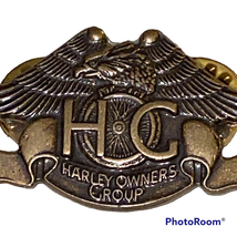 Harley Davidson HOG Owners Group Eagle Wheel Banner Vest Pin Badge Vintage - £10.86 GBP