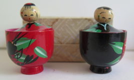 Vintage NOS Mini Wood Lacquer Pots w/KOKESHI Doll Tops Mint in Box - £20.86 GBP