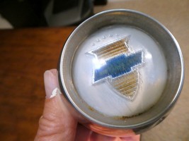 1951 1952 Chevy Deluxe Steering Wheel Horn Button Cap Original Vintage - $547.78 MXN