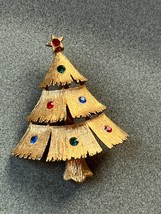 Vintage Small JJ Signed Goldtone Christmas Tree w Green Red Blue Rhinestone - £11.71 GBP
