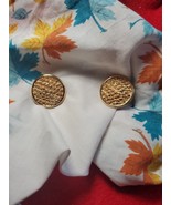 Monet Vintage Gold Tone Textured Round Button Earrings Pierced Clipon Je... - €16,19 EUR
