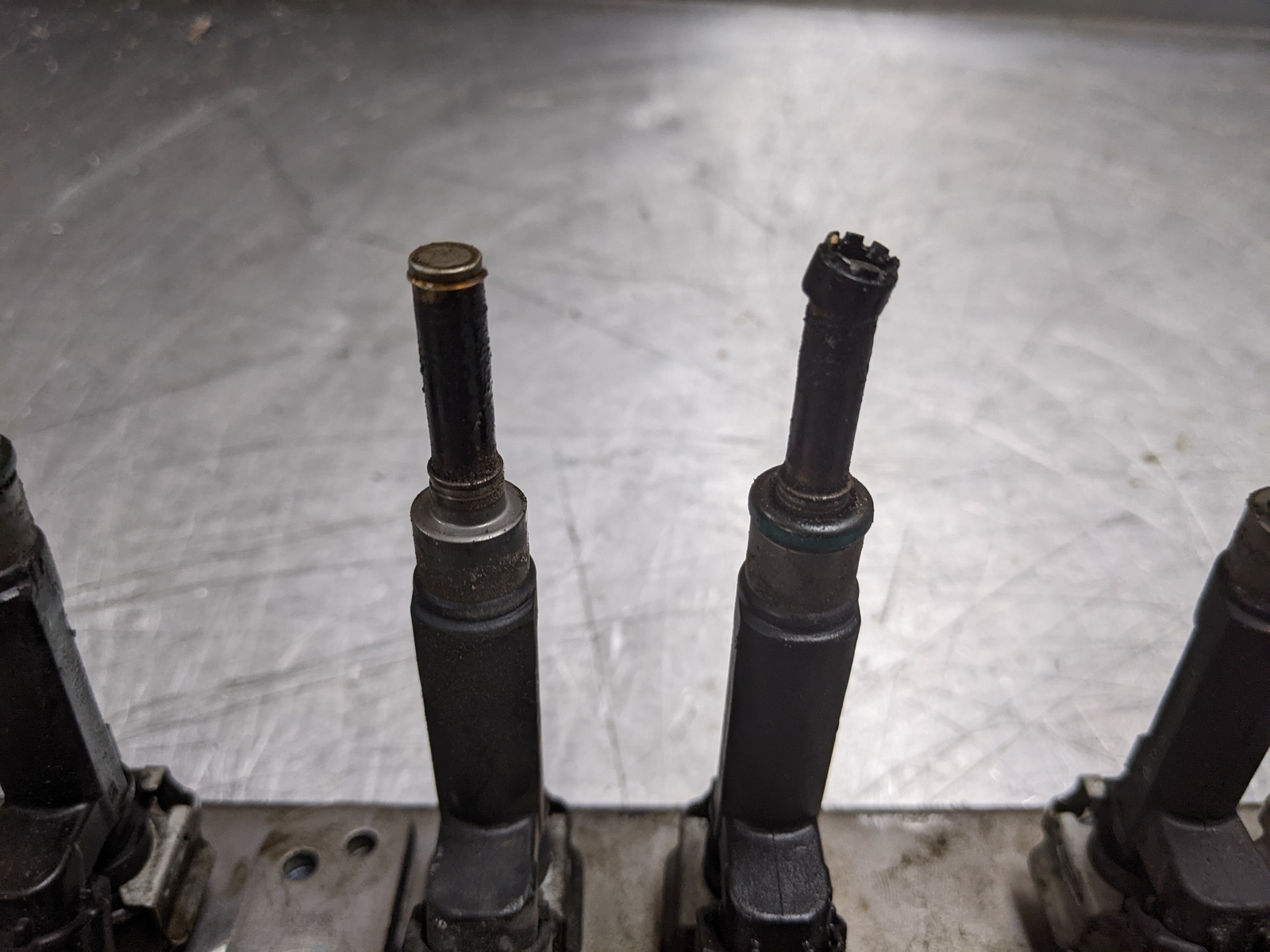 Fuel Injectors Set With Rail For 12-18 Nissan Versa  1.6 014210010 - $89.05
