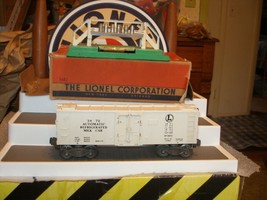 Lionel 3472 AUTOMATIC MILK CAR WITH MILKCANS, PLATFORM AND WRONG BOX - $30.00