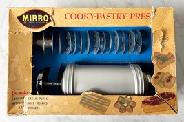 Vintage Mirro Aluminum Cooky-Pastry Press Spritz 12 Discs 3 Tips in Original Box - £44.68 GBP