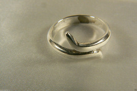 Sterling Silver 925  Ring Band  sz 9 adjustable one size Wave design - £19.09 GBP