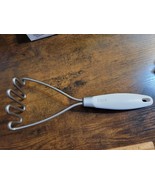 Ekco Stainless Steel 10-1/4&quot; Potato Masher w/White single hole handle - $263.69 MXN