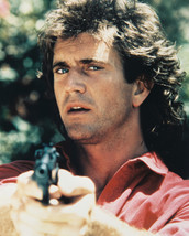 Mel Gibson Stunning Color 8x10 Photo Lethal Weapon Pointing Gun 20x25 cm approx - £7.64 GBP