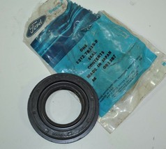 Ford NOS OEM Truck Front Output Shaft Seal Part# E3TZ-7B215-D - £9.72 GBP