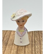 THIMBLE VINTAGE BISQUE ENESCO LADY WEARNG A FLORAL BONNET - £5.37 GBP