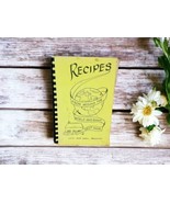 Recipes From Around The World And Right Next Door Homeschool Cookbook - $252.94 MXN