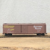 Unbranded HO Scale Southern Pacific SP 61274 Knuckle Coupler Freight Box... - $16.04