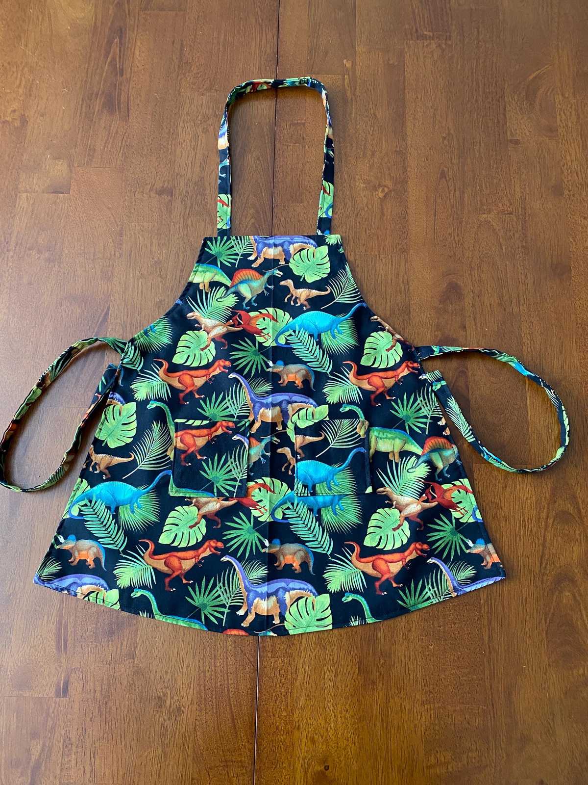 Handmade by PZQUILTS Reversible Child Apron with Pockets Featuring Dinos... - $24.99
