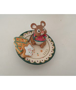 Hallmark 2001 handcrafted  keepsake ornament sharing santa&#39;s snacks Nina... - $366.59 MXN