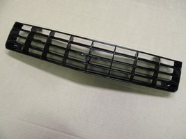 OEM 1987-1996 Chevrolet Beretta Black Grille Grill 22572157 - £33.72 GBP