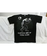 BIGFOOT CATCH ME IF YOU CAN FLIP OFF MIDDLE FINGER SASQUATCH FUNNY T-SHIRT - £8.78 GBP+