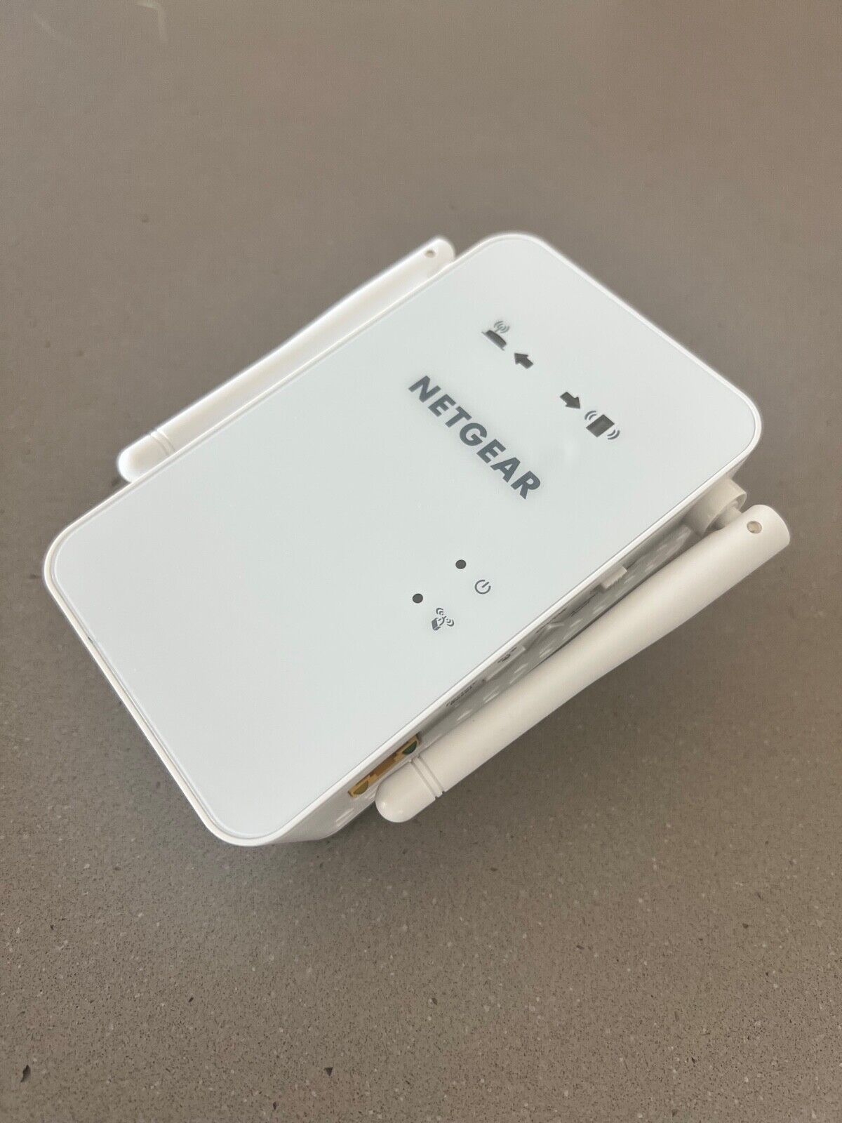 NETGEAR AC1200 Wi-Fi Range Extender (EX6100)v2 FREE SHIPPING - $19.31