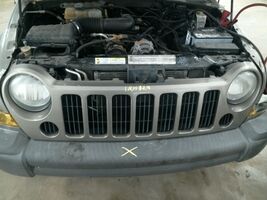Grille Painted Without Fog Lamps Fits 05-07 LIBERTY 104938308 - $2,905.50 MXN