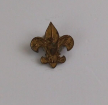 Vintage Fleur De Lis Boy Scout Lapel Hat Pin - £5.72 GBP