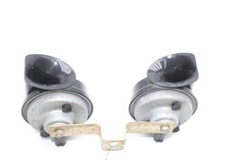 00-06 BMW X5 E53 LOW & HIGH TONE HORNS PAIR Q7703 image 8