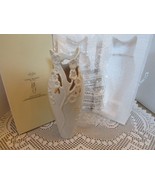 LENOX CHERRY BLOSSOM BUD VASE 8.5&quot; GOLD ACCENTED PIERCED NEW IN BOX - $67.33 CAD