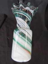 Vintage Fenton Style Hand Blown Glass Green Opaque White Swirl Ruffled V... - £60.74 GBP