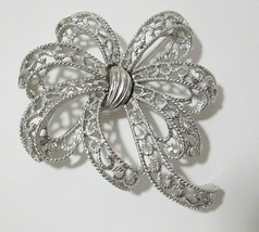 Vintage Signed Crown TRIFARI Ribbon Bow Brooch Large Silver Tone Filigree Pin - £23.46 GBP