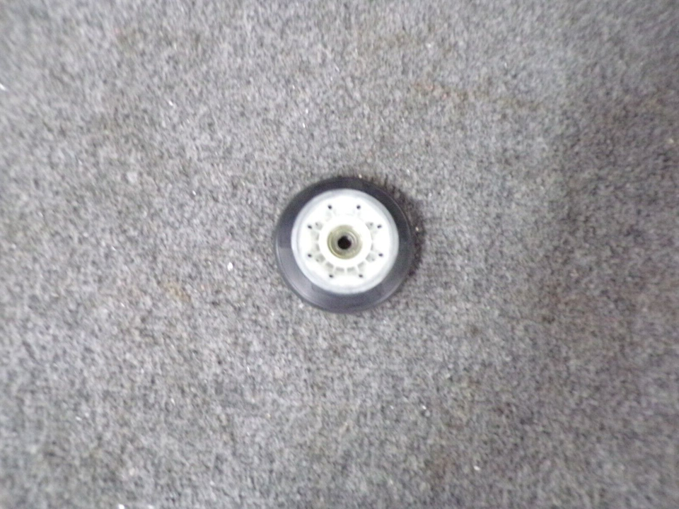 NEW 4581EL2002H LG DRYER DRUM ROLLER - $10.00