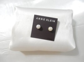 Anne Klein Gold Tone 3/8&quot; 9mm Simulated Pearl Stud Earrings Y604 - £5.11 GBP