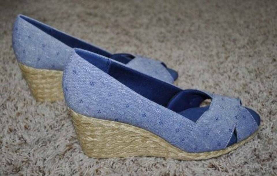 Womens Wedge Heels Chaps Dakoda Blue Chambray Dakota Espadrille Shoes $65-sz 7