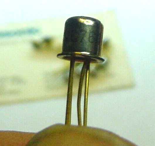 1-12 NOS Panasonic 2SC761 TRANSISTOR NPN Si UHF Amp 675 tp TO-19 - $4.70