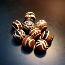 LOT 9 Rare Pattern HIMALAYAN SouthEast Asian Etched Agate beads - £348.91 GBP