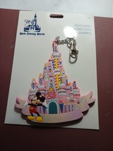 2023 Disney Parks Vault 25th Magic Kingdom Cinderella Castle Cake Jumbo Keychain - £10.31 GBP