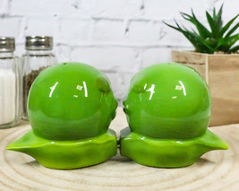 For The Love Of Vegetables 2 Green Peas In A Pod Kissing Salt Pepper Shakers Set - £13.43 GBP