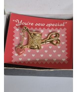 VTG Avon 1992 &quot;You&#39;re My Favorite Hobby&quot; Scatter Pin NOS - $174.82 MXN