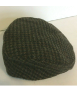 Vintage wool plaid pattern  newsboy cabbie hat  cap unisex  made in USA - $19.75