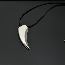 Stainless Steel Wolf Tooth Necklace Fang Pendant Mens Necklace Werewolf Cosplay - £13.65 GBP