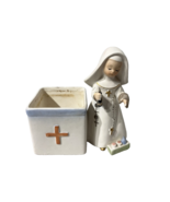VTG - RARE NAPCO WARE CATHOLIC NUN NURSE MEDICINE BOTTLE RED CROSS PLANTER - €42,97 EUR