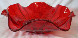 L G Wright Ruby Round crimped Paneled Grape Center Serving Bowl 14&quot; - £140.71 GBP