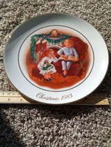 Avon 10" PLATE--THIRD EDITION--CHRISTMAS Memories Gold Trim 1983 Christmas - $6.46