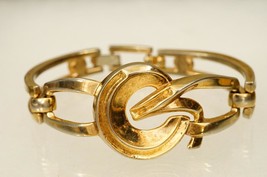 Vintage Costume Jewelry TRIFARI Gold Tone Metal Knot Link Bracelet - £22.57 GBP