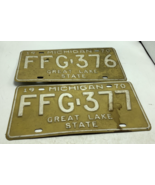 2 Vintage 1970 Michigan License Plate consecutive FFG 376 FFG 377 - $19.79 CAD