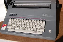 Smith Corona Electric Typewriter SL 575 - Spell Right Dictionary - Porta... - $161.70
