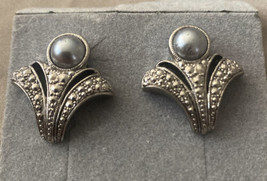 Pierced Earrings Fleur De Lis Silver With Gray Top Bead Clear Stones - £3.06 GBP