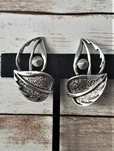 Vintage SAC Sarah Coventry Clip On Earrings - Ornate Leaves Silver Tone - £12.75 GBP