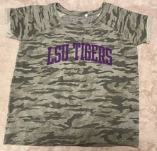 Capivating Apparel Women&#39;s Small Gray Camo Short Sleeved LSU Tigers T Shirt Top - £9.74 GBP